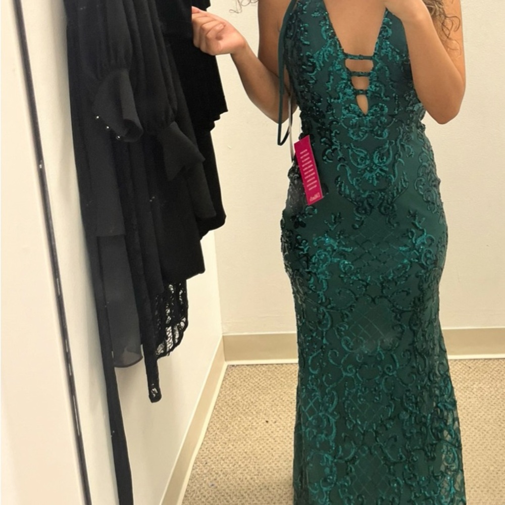 Prom dress - Picture 2 of 2